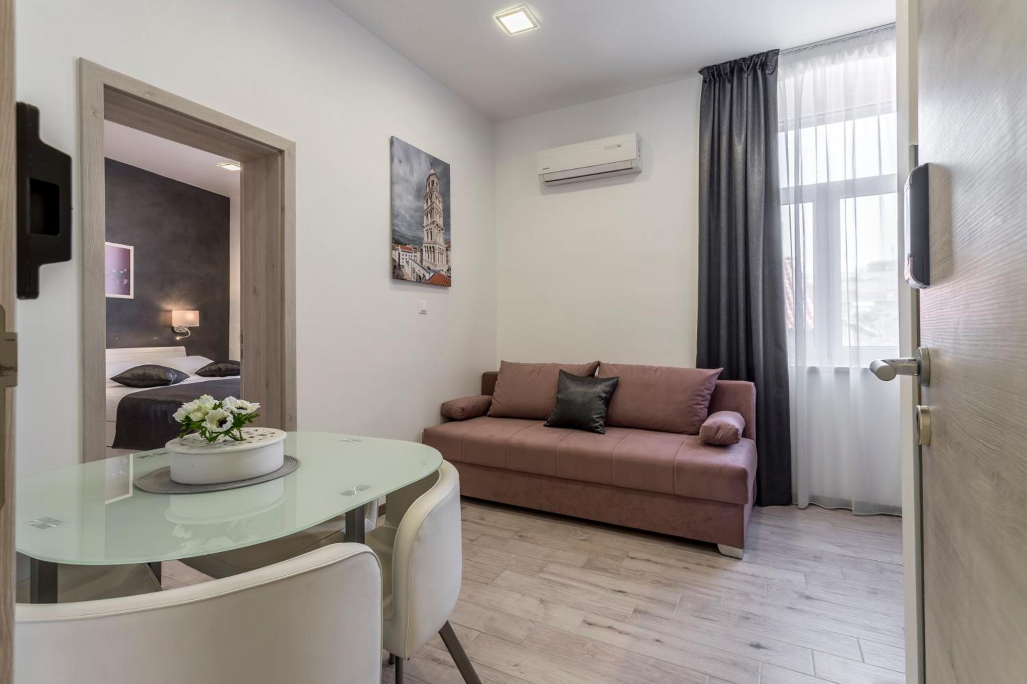 Apartament & Unicus I, Ii, Iii *