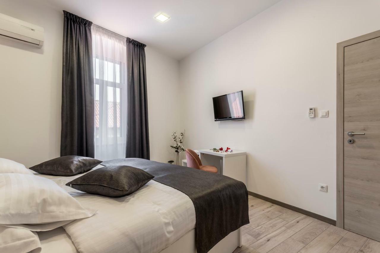 Apartament & Unicus I, Ii, Iii *